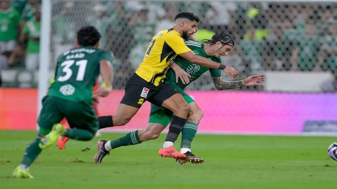 غيابات مؤثرة تضرب صفوف الأهلي والاتحاد قبل مواجهة ديربي جدة المرتقبة بالدوري